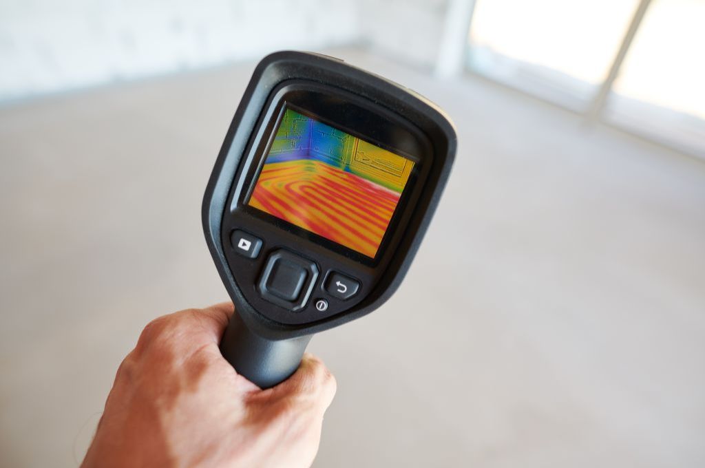 Termovizijska kamera za detekciju podnog grijanja